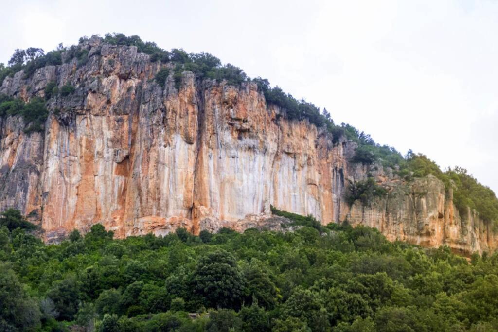 Ferula Romantica Mansarda Tra Fiumi E Montagne Sardegna Seùlo Eksteriør billede